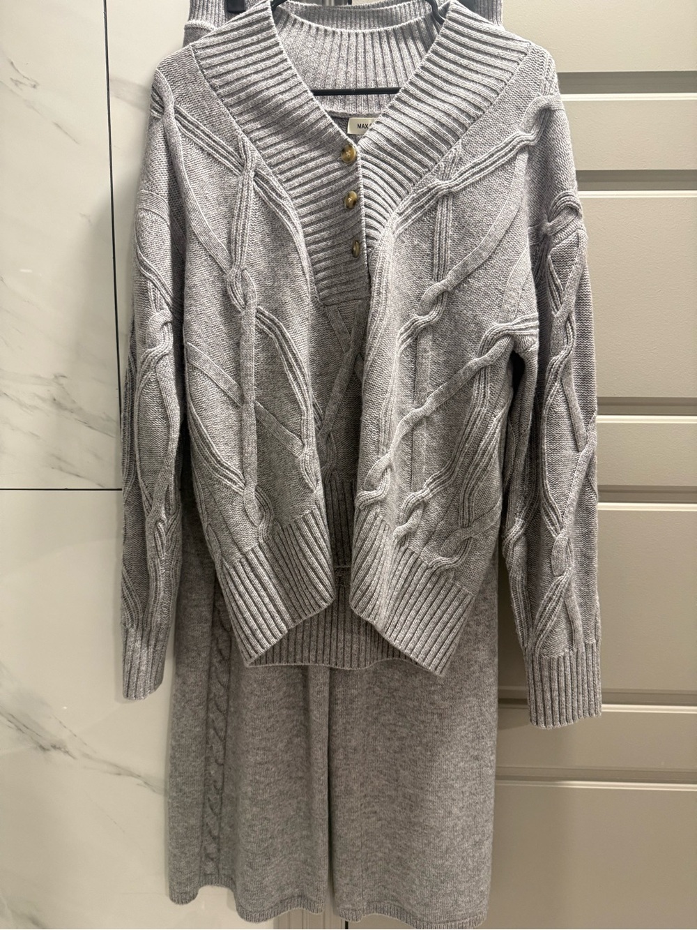 Max Simple Cashmere Lounge Set